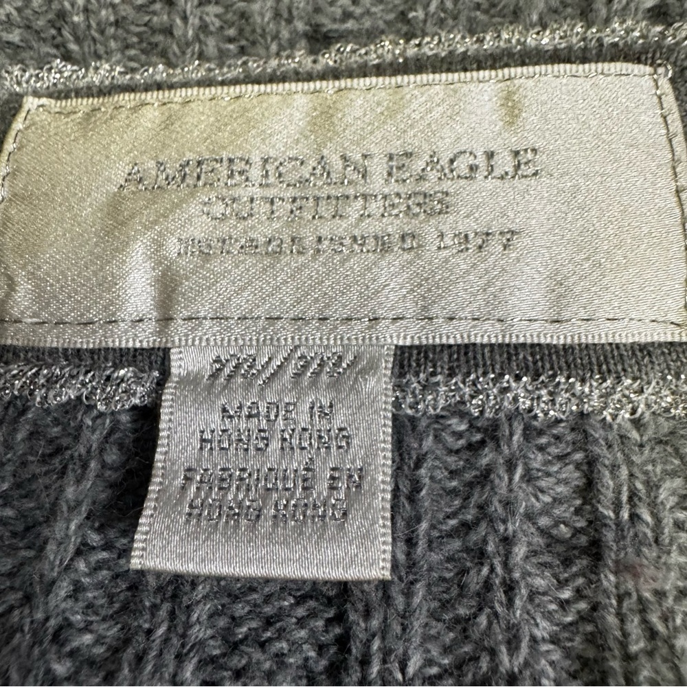 American Eagle Gray V-Neck Cable Knit Sweater Size Small Long Sleeve Vintage NEW - Picture 5 of 9